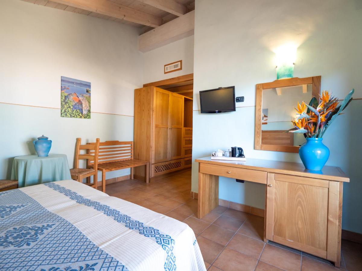 Hotel Luci Del Faro Калазетта Экстерьер фото