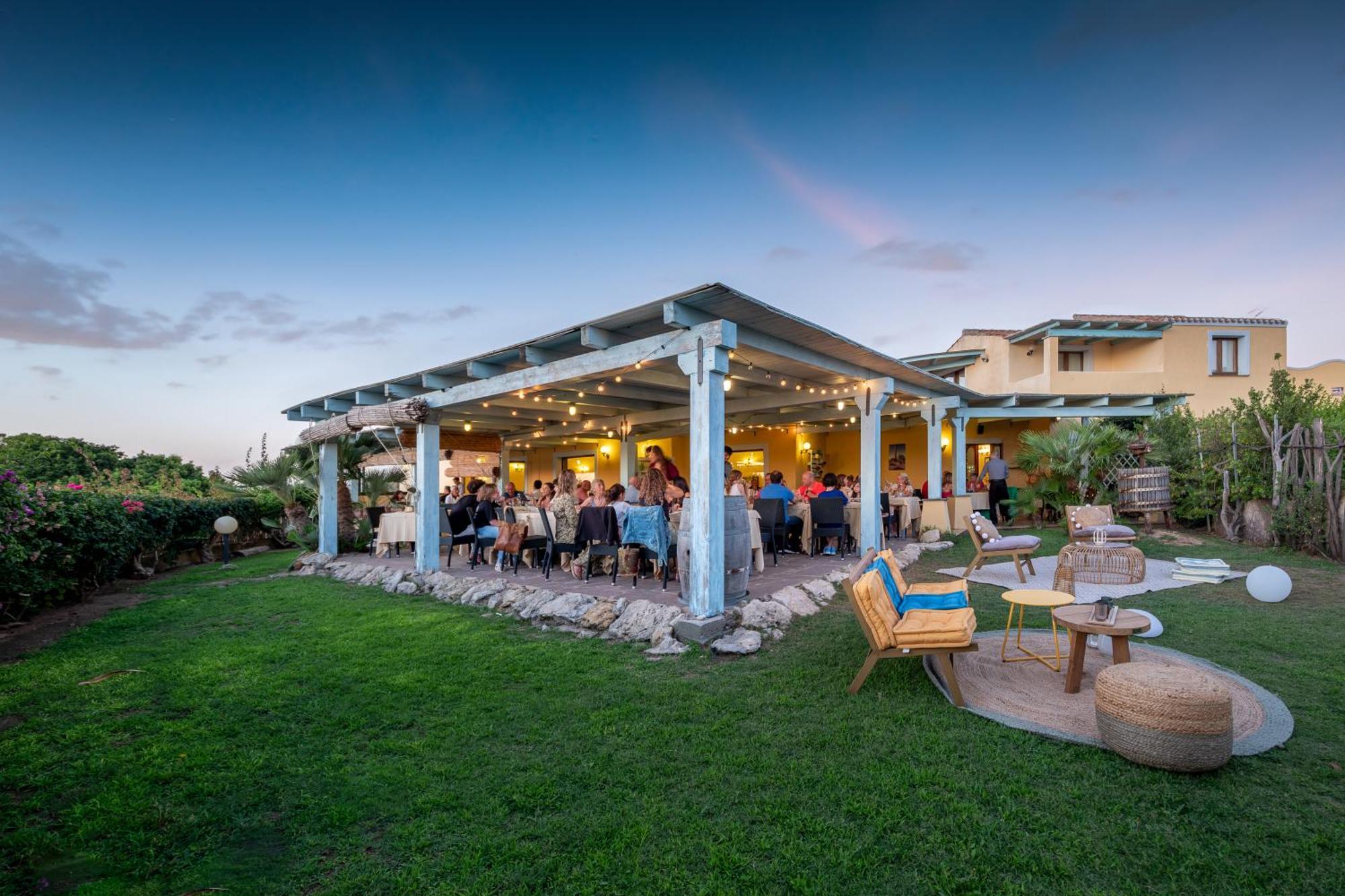 Hotel Luci Del Faro Калазетта Экстерьер фото