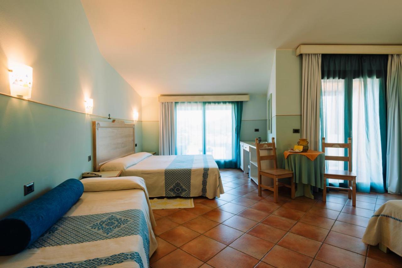 Hotel Luci Del Faro Калазетта Экстерьер фото